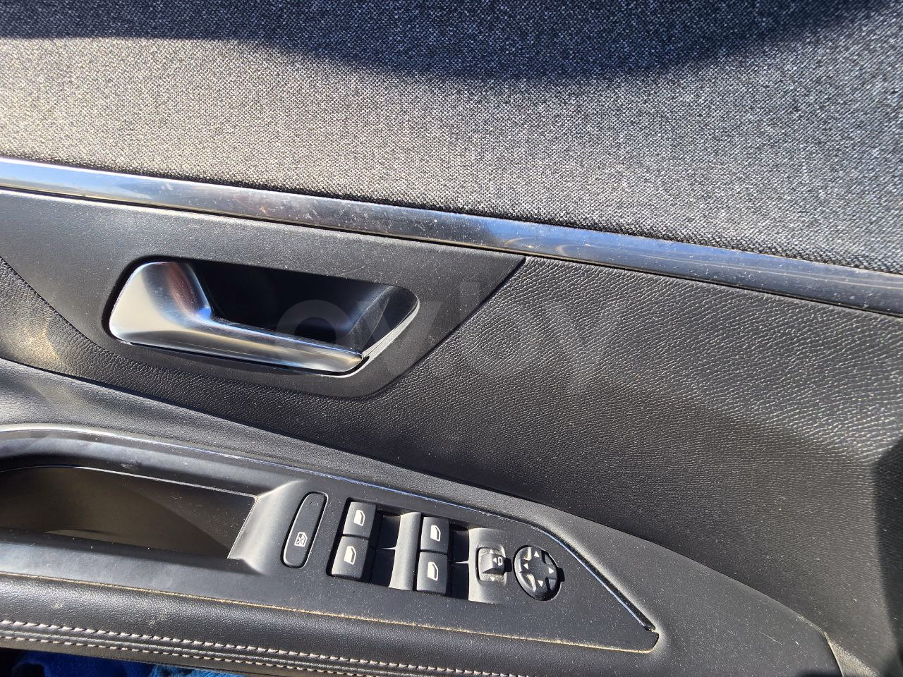 Peugeot 5008 фото 11