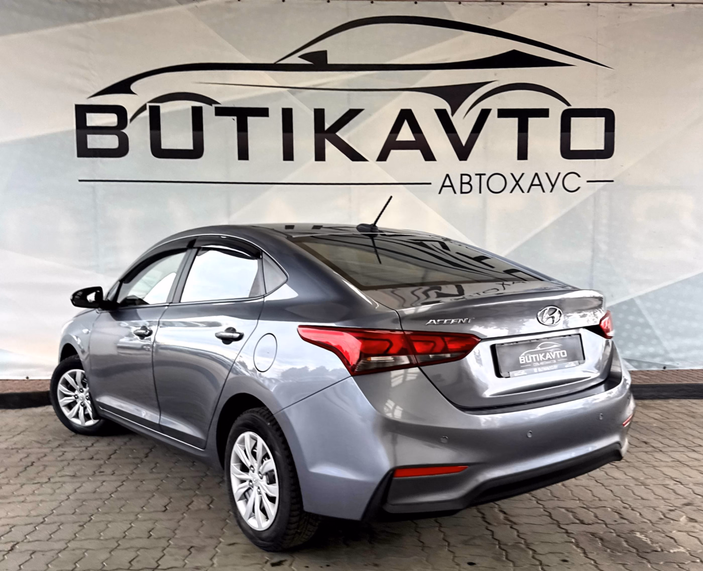 Hyundai Accent фото 5
