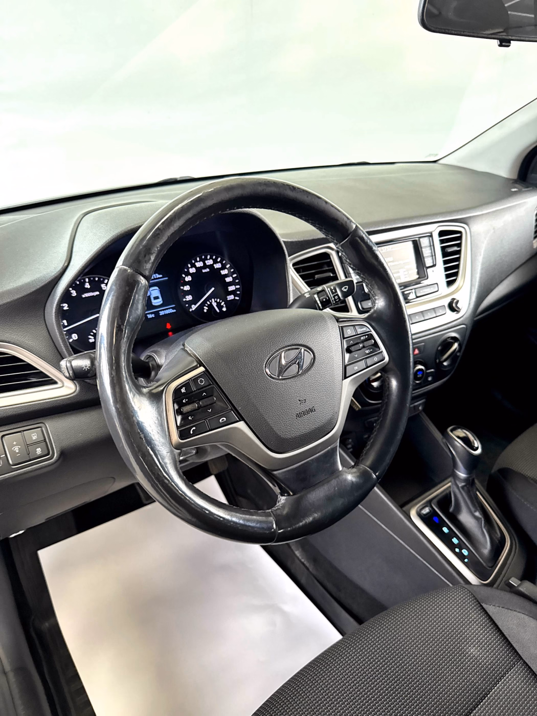 Hyundai Accent фото 10