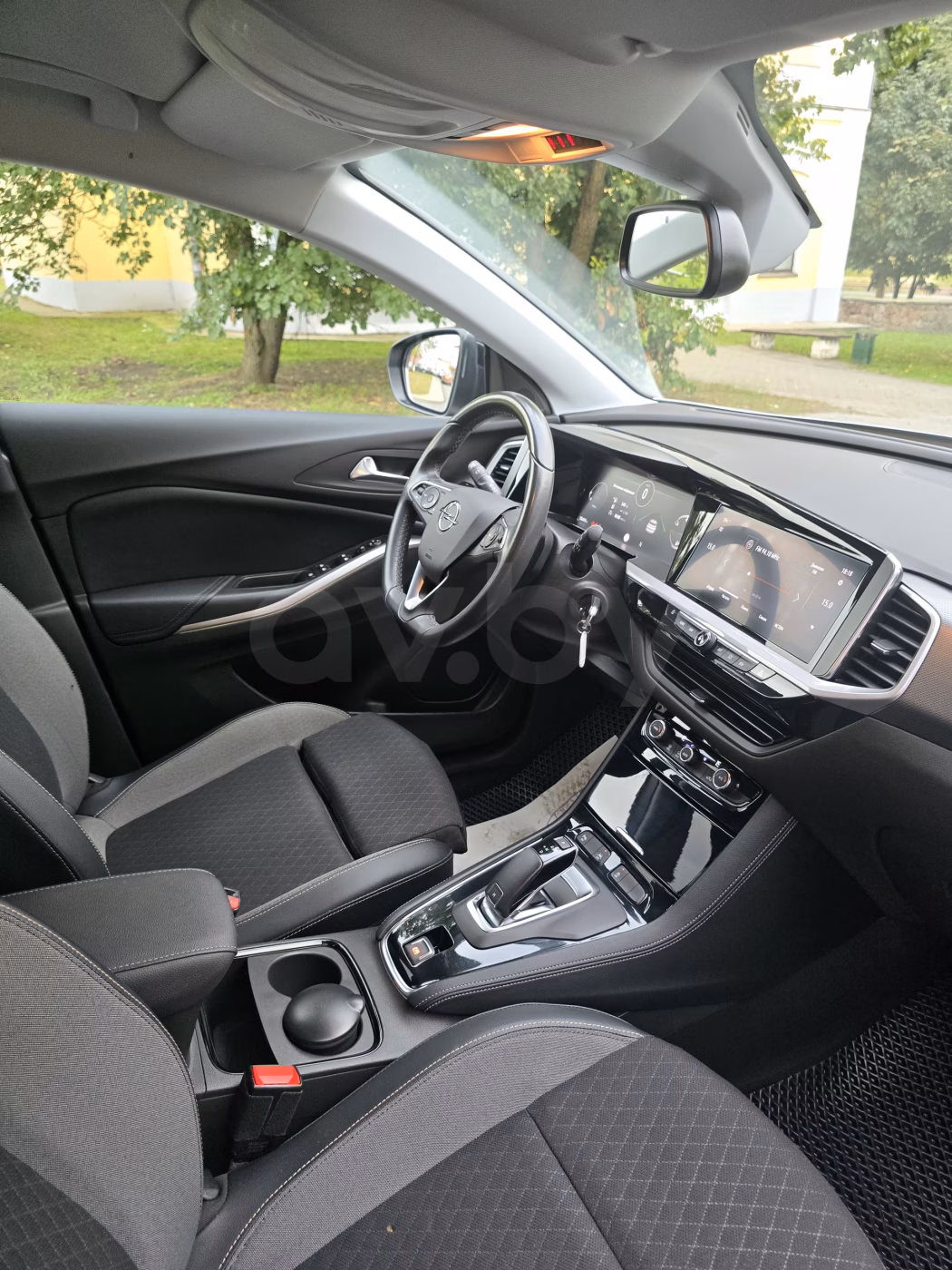 Opel Grandland X фото 12