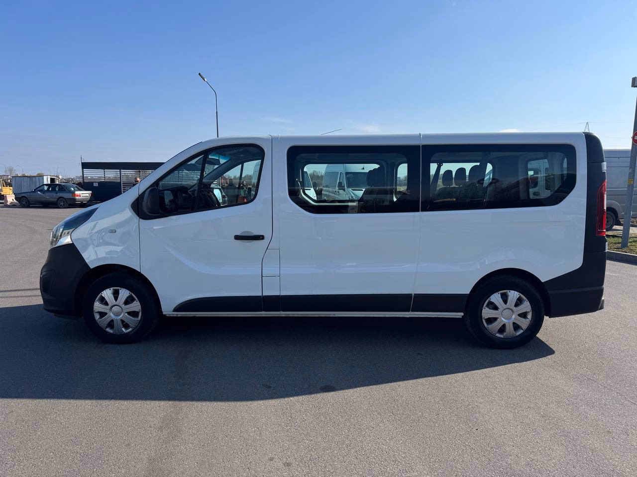 Opel Vivaro фото 3