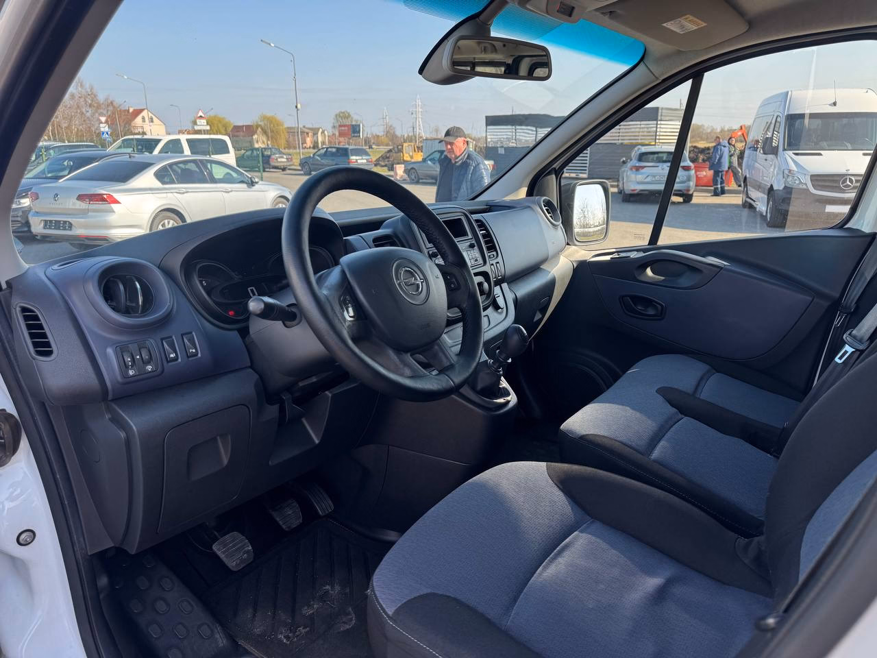 Opel Vivaro фото 9