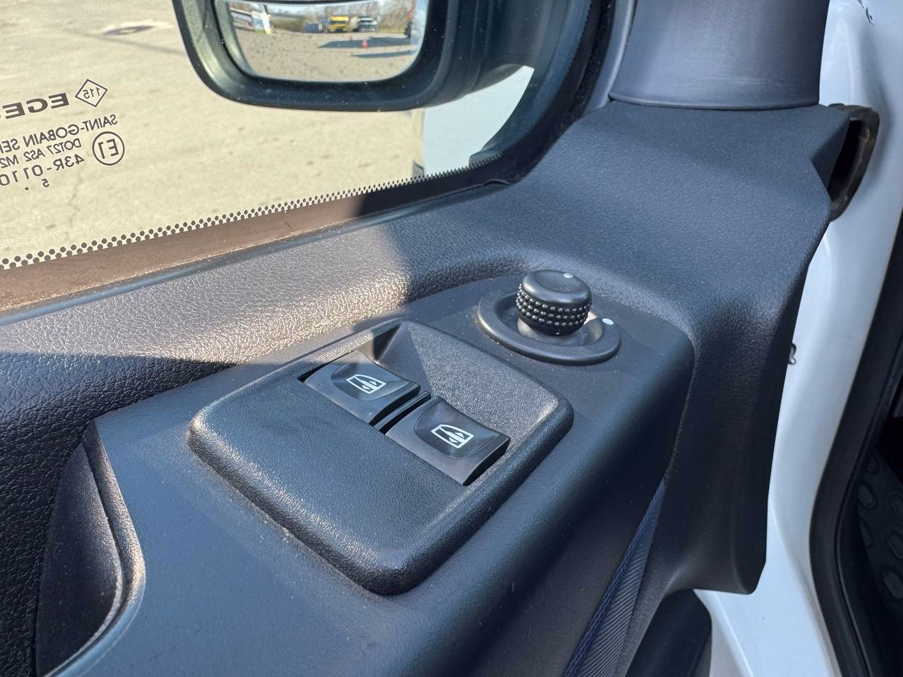 Opel Vivaro фото 10