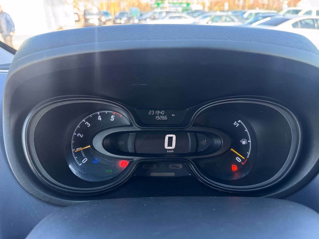 Opel Vivaro фото 12