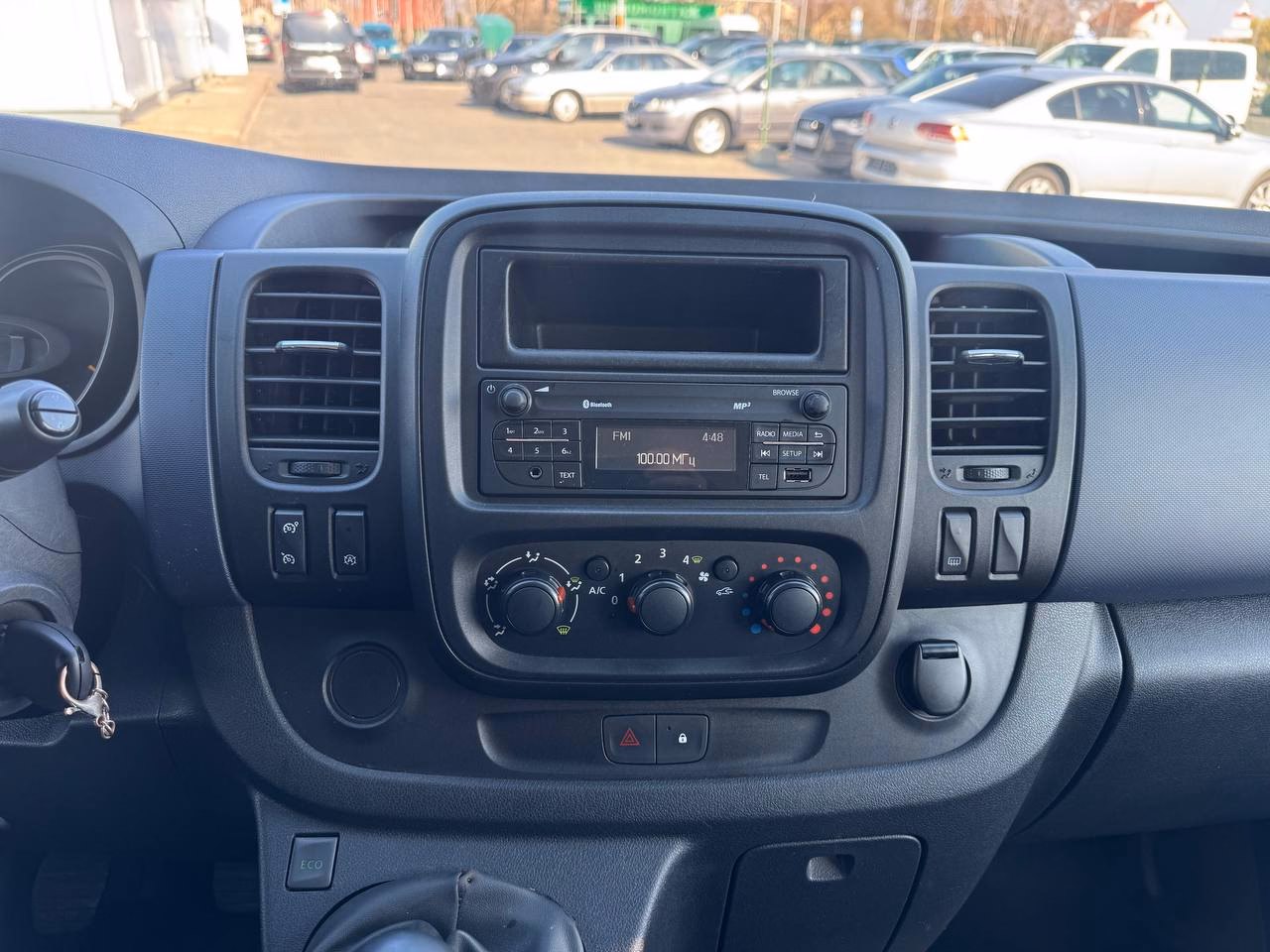 Opel Vivaro фото 13