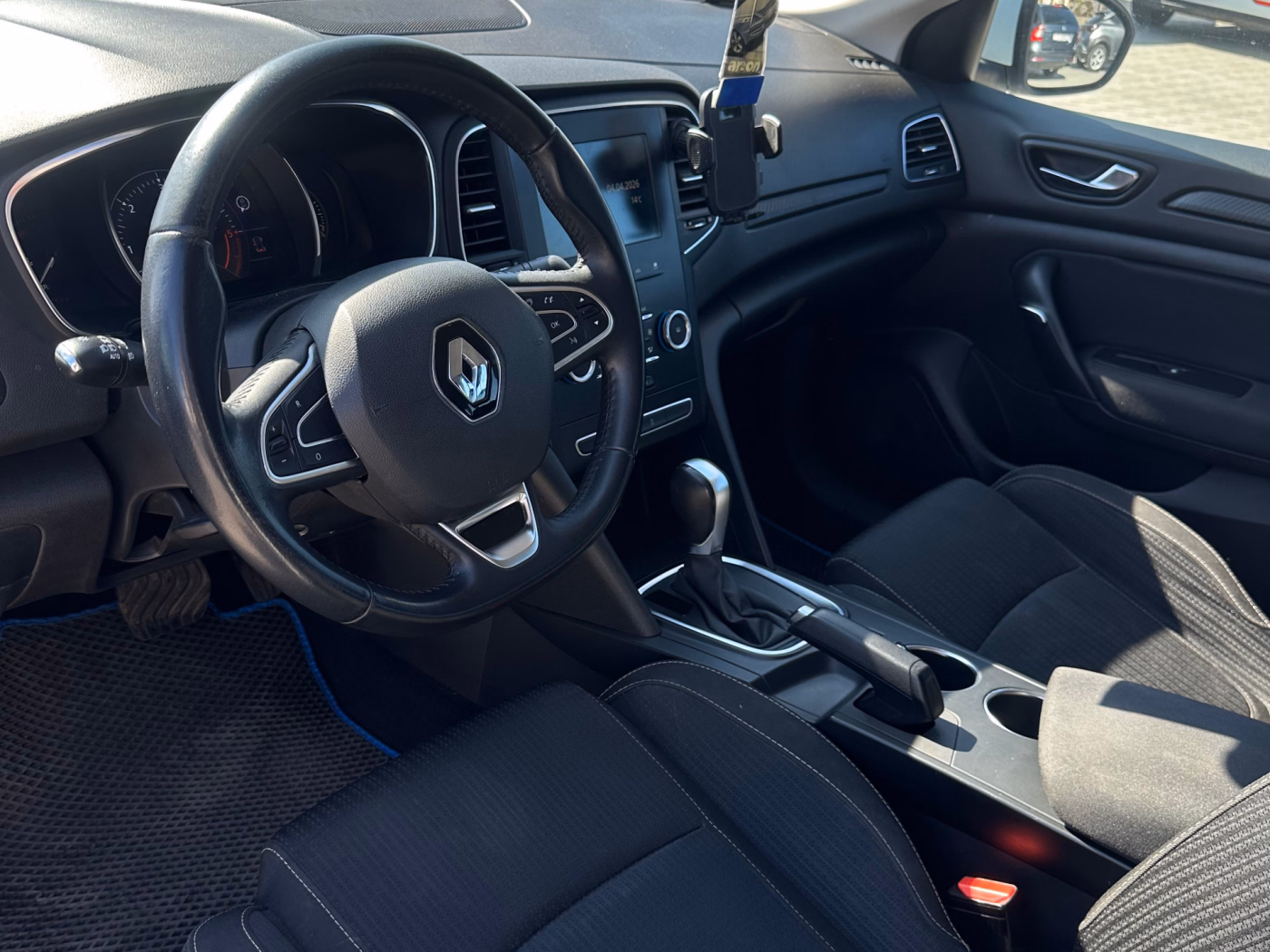 Renault Megane фото 12