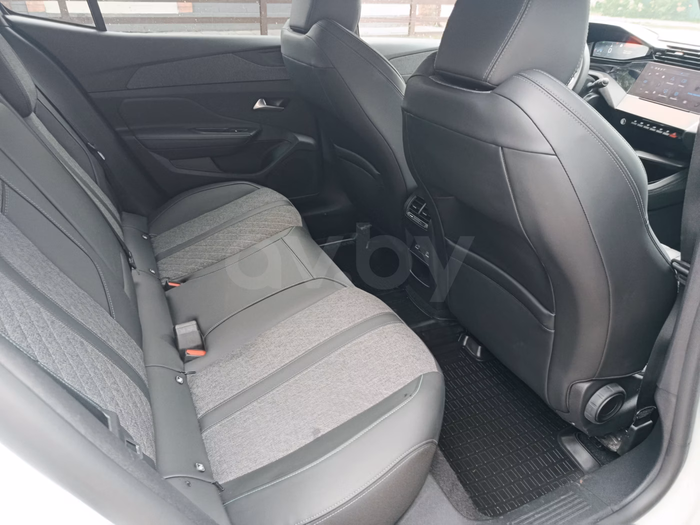 Peugeot 408X фото 9