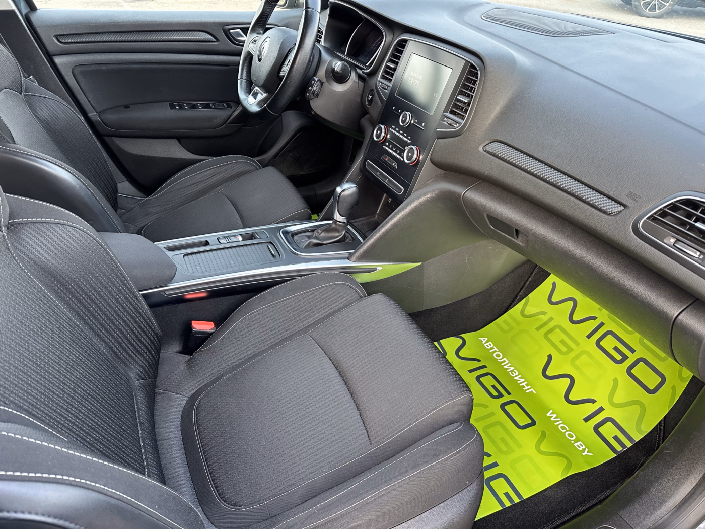 Renault Megane фото 12