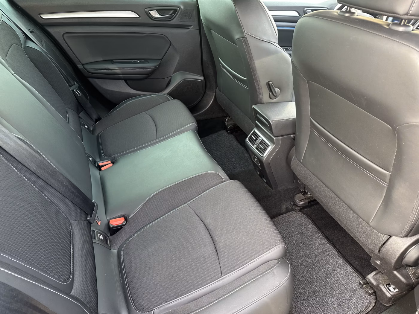 Renault Megane фото 11