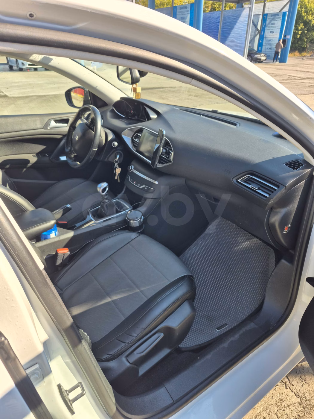 Peugeot 308 фото 4