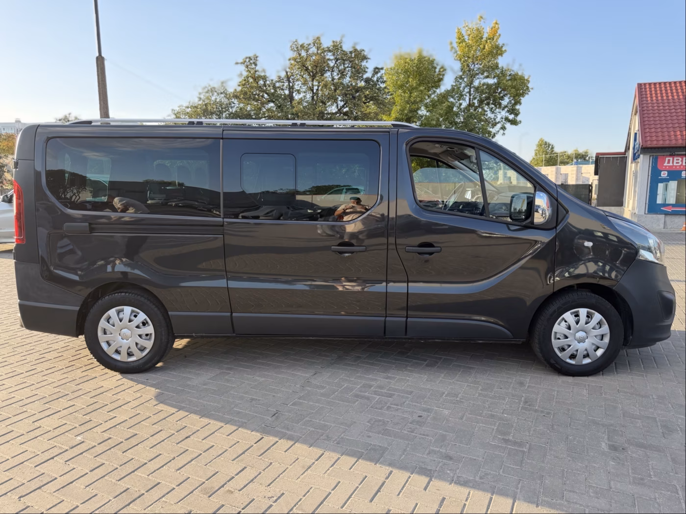 Opel Vivaro фото 5