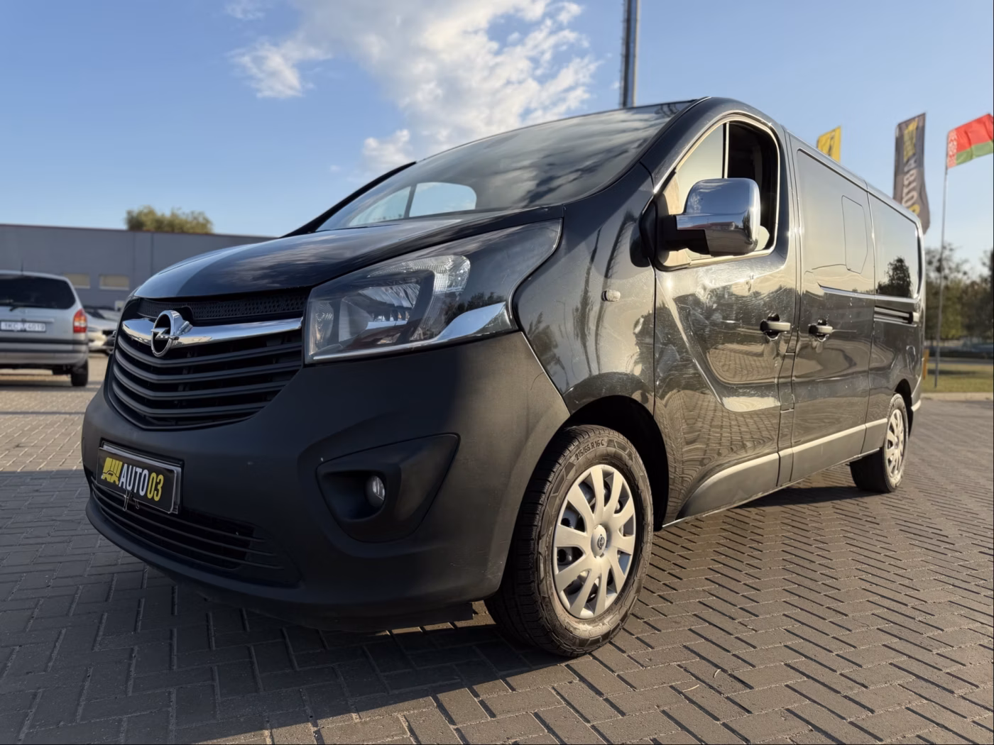 Opel Vivaro фото 7