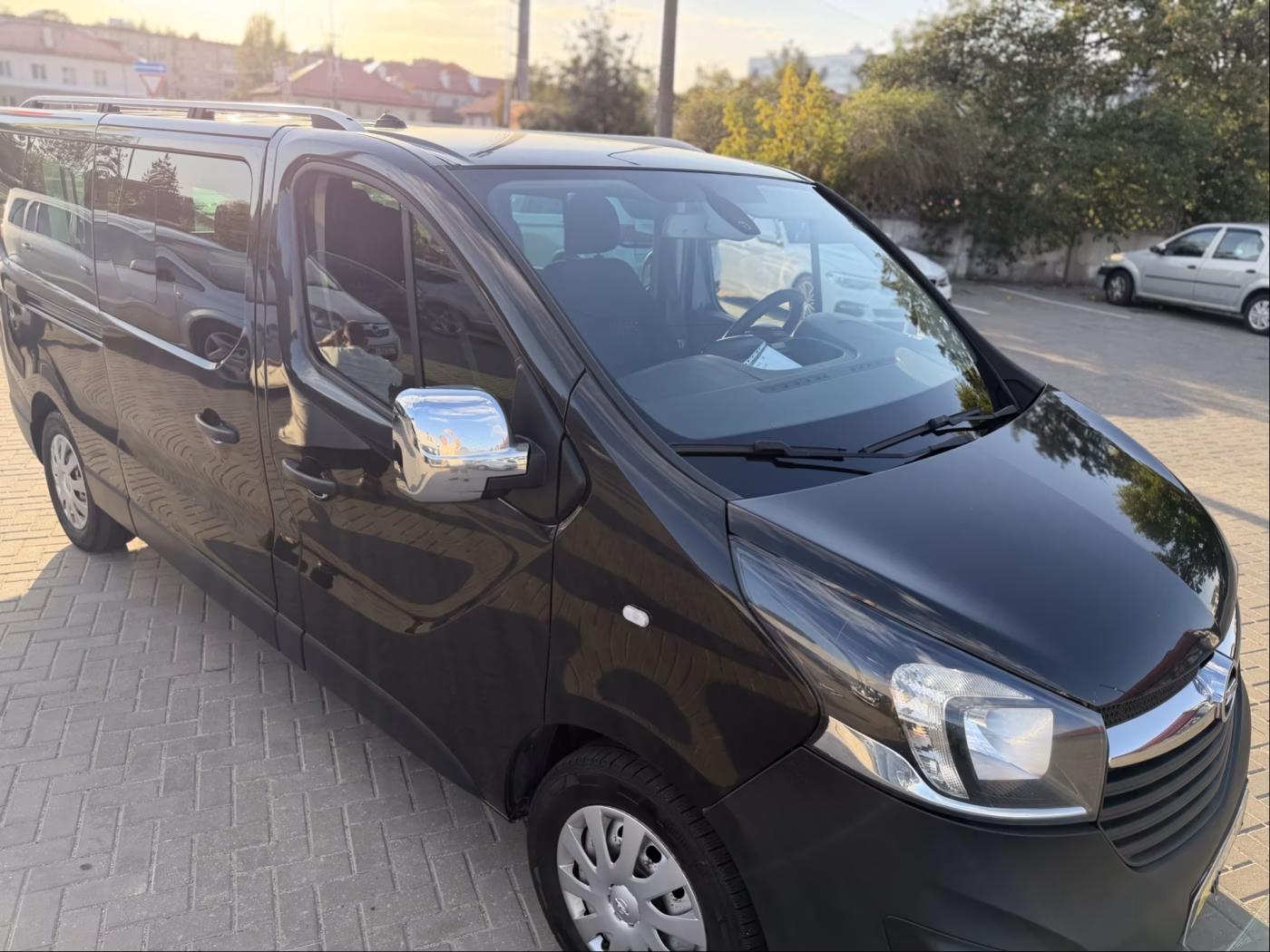 Opel Vivaro фото 8