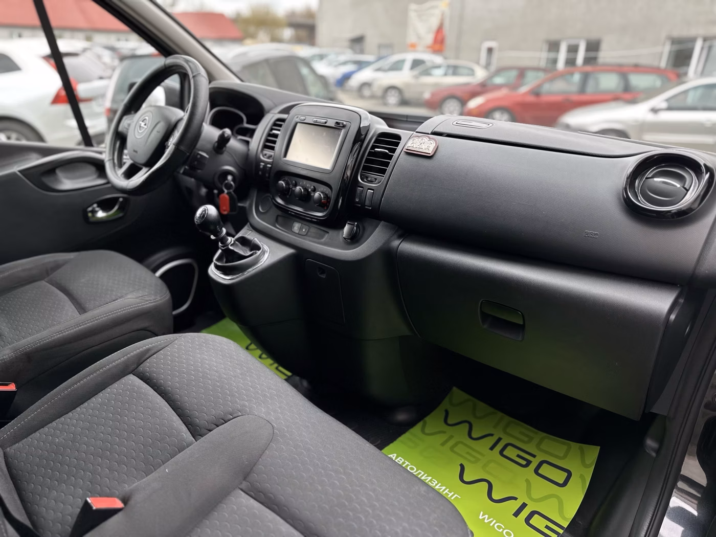 Opel Vivaro фото 12