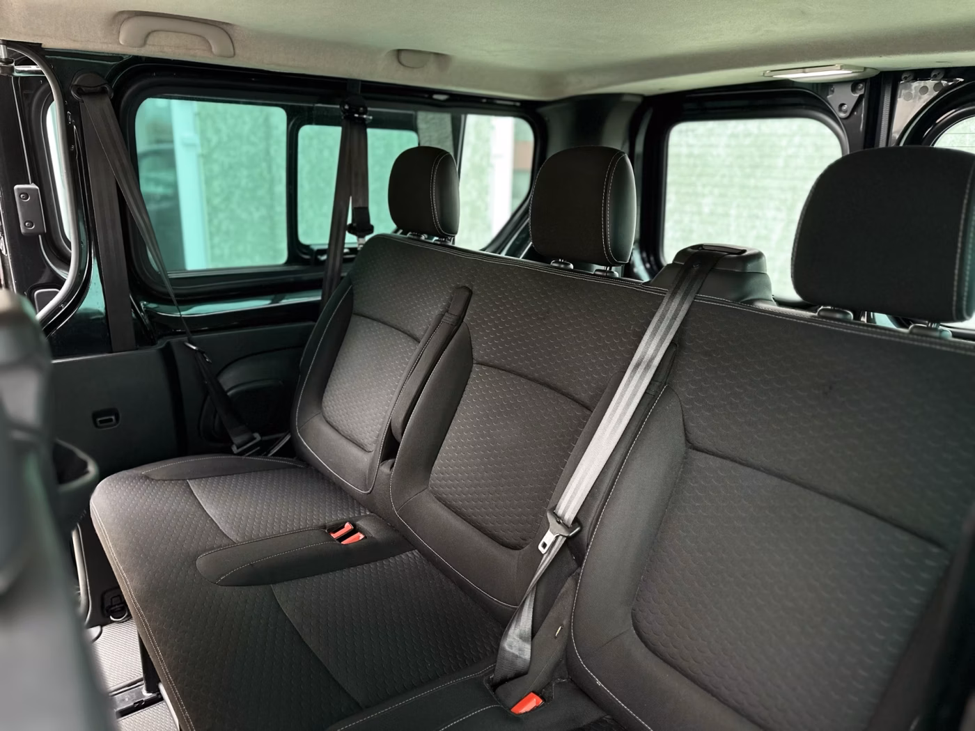 Opel Vivaro фото 17