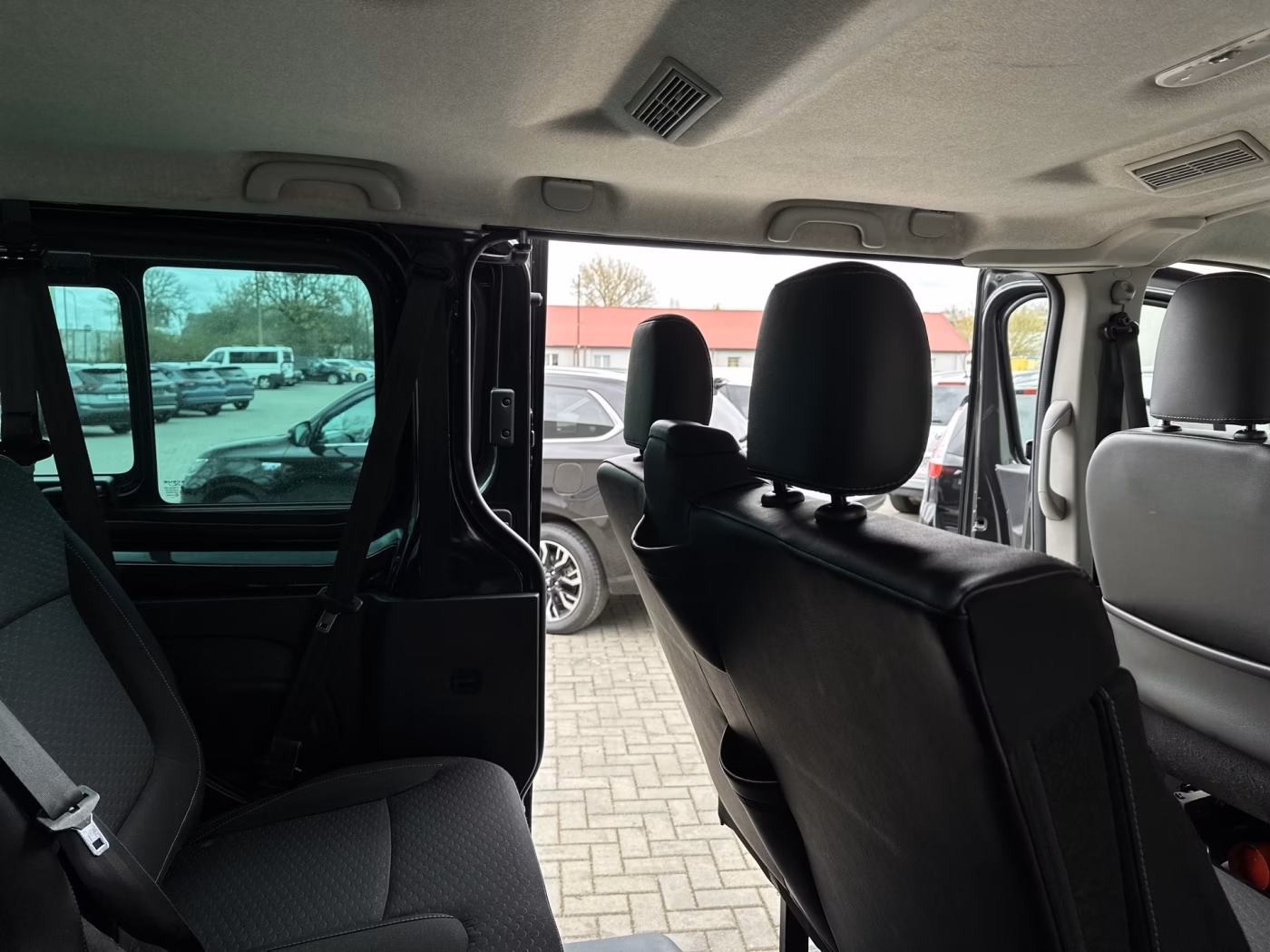 Opel Vivaro фото 19