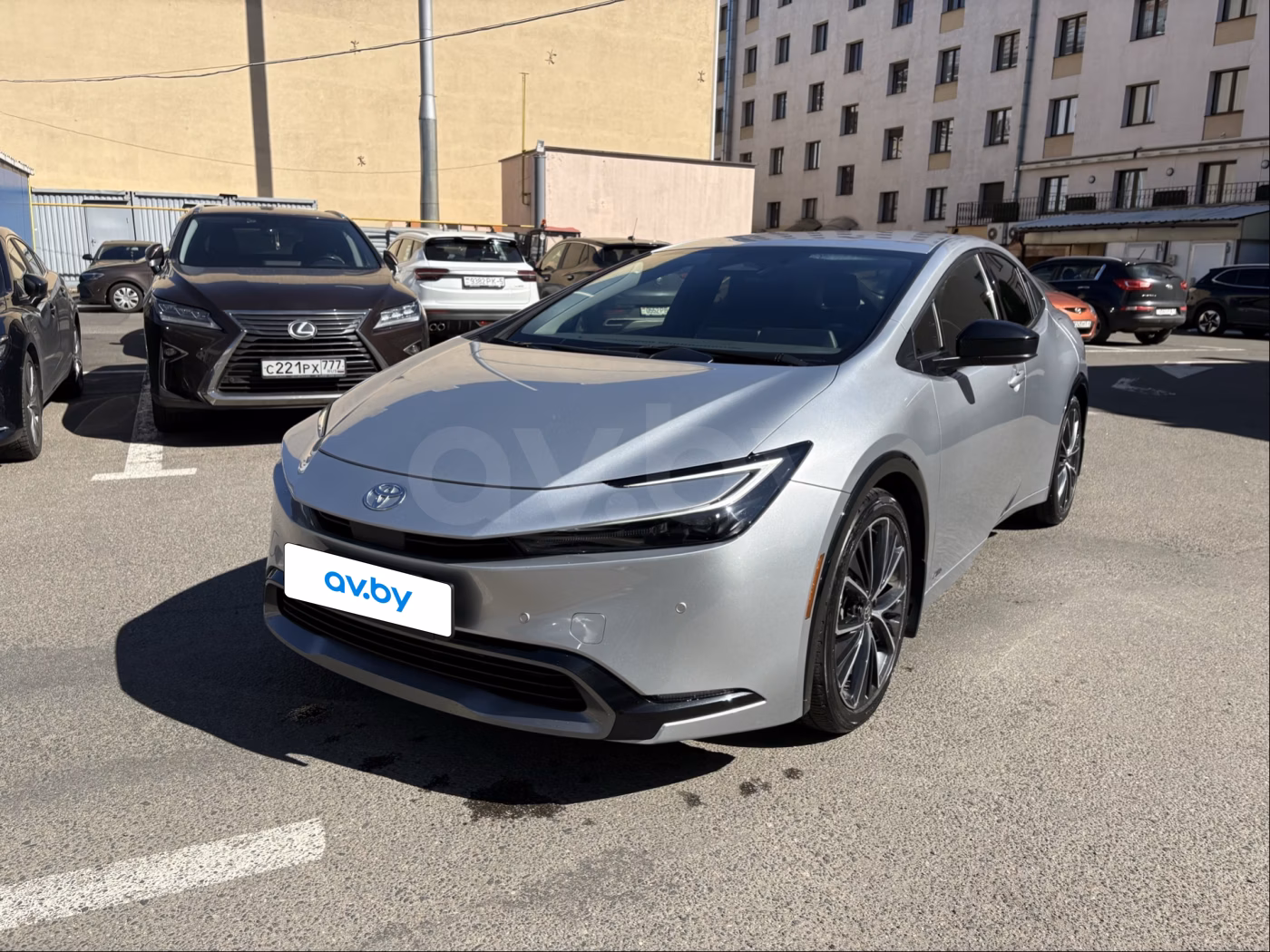 Toyota Prius фото 2