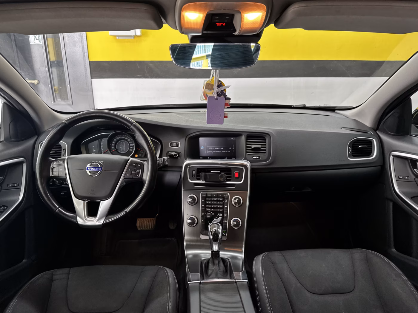 Volvo V60 фото 9
