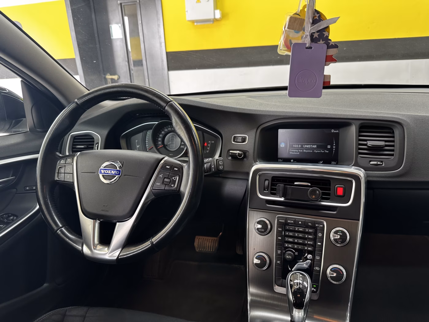 Volvo V60 фото 10