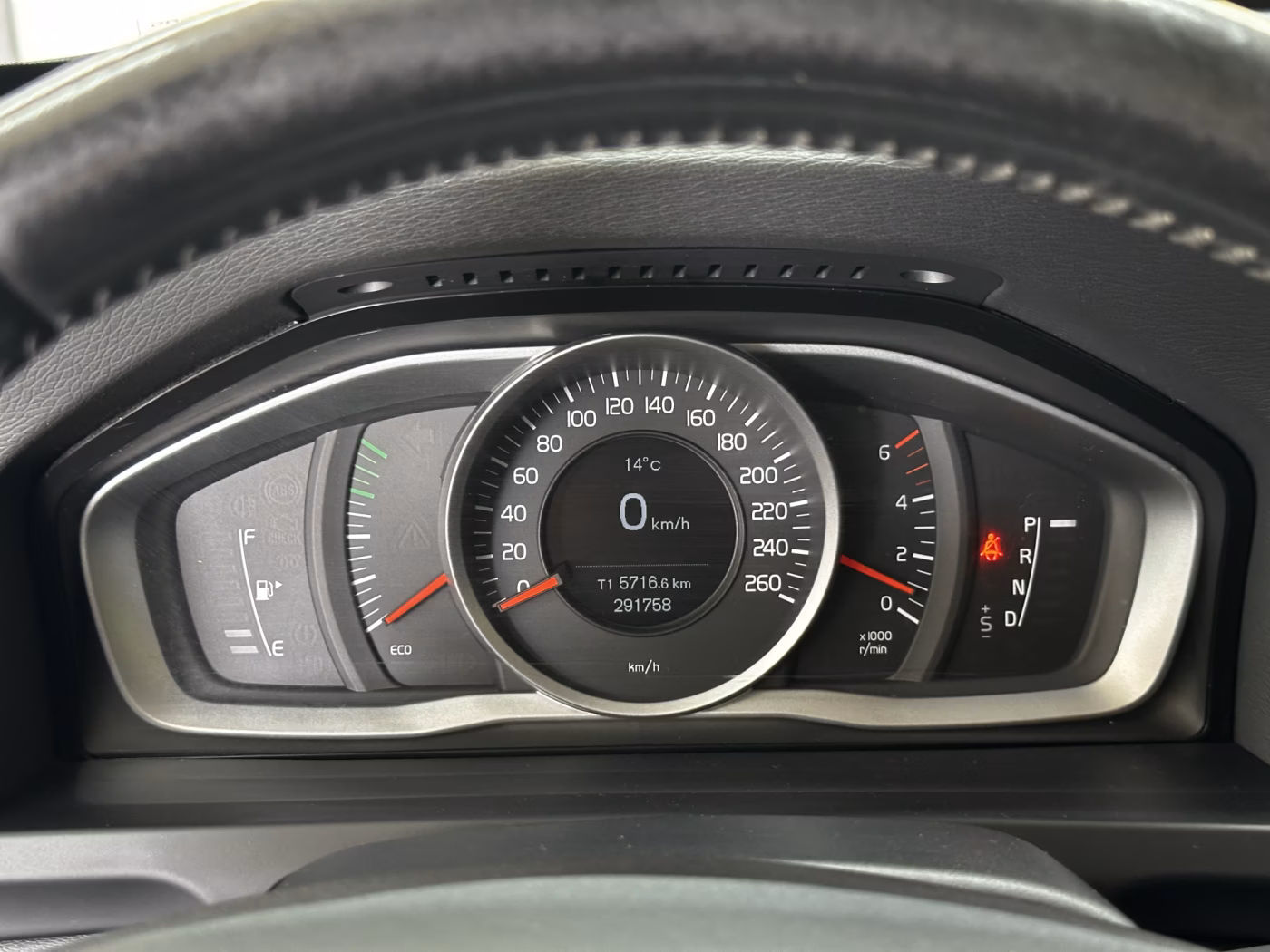 Volvo V60 фото 12