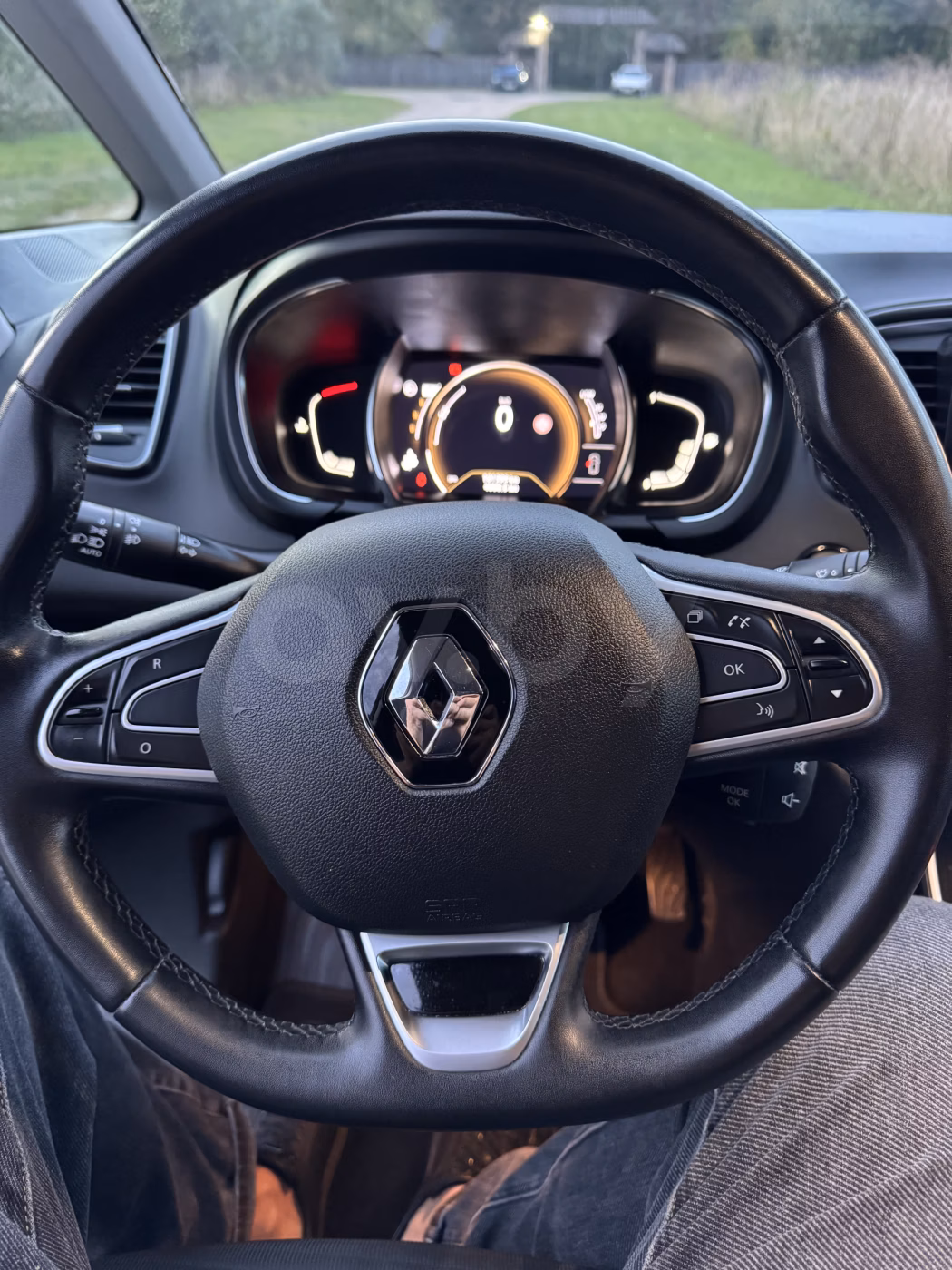Renault Grand Scenic фото 18