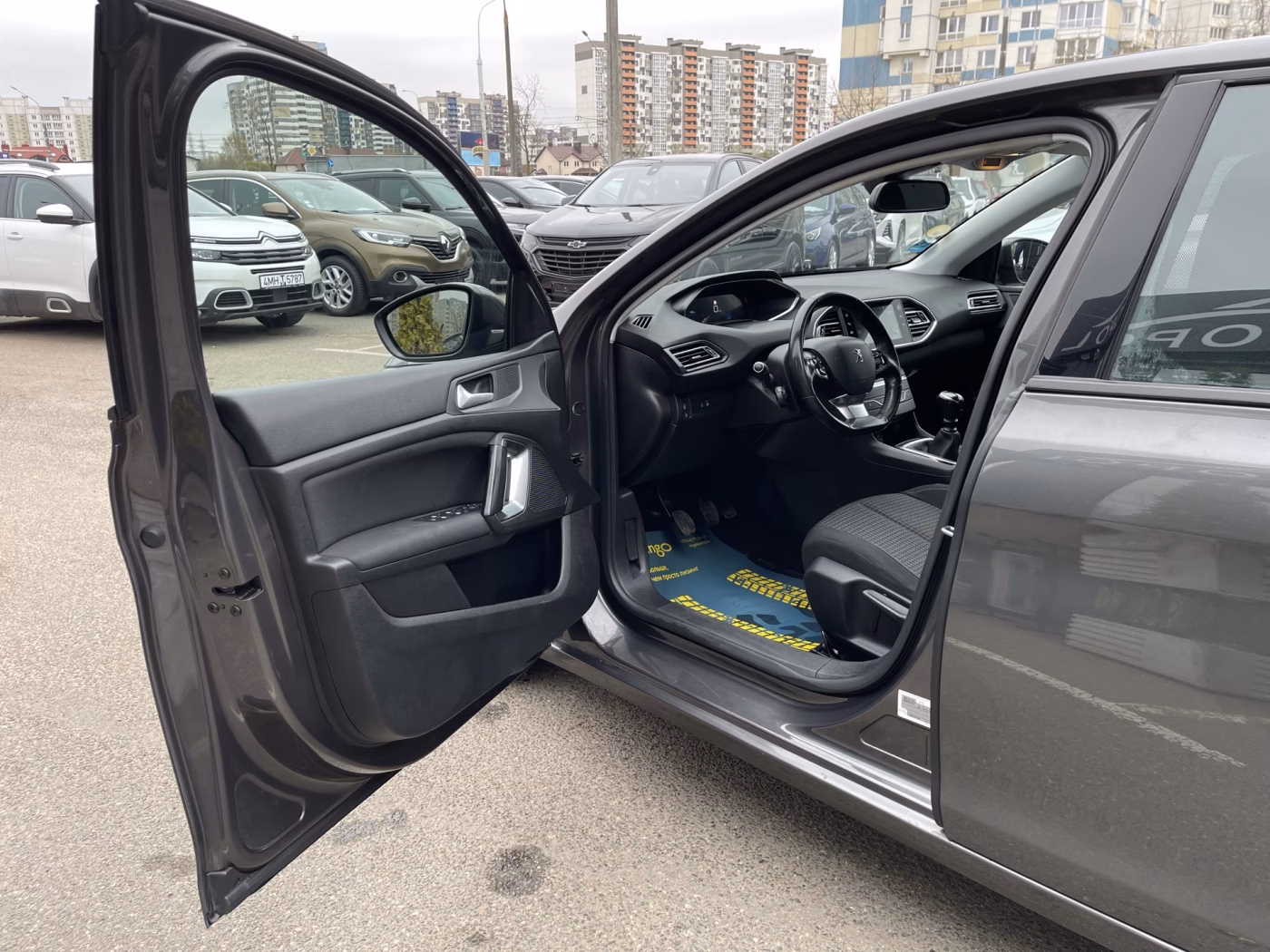 Peugeot 308 фото 11