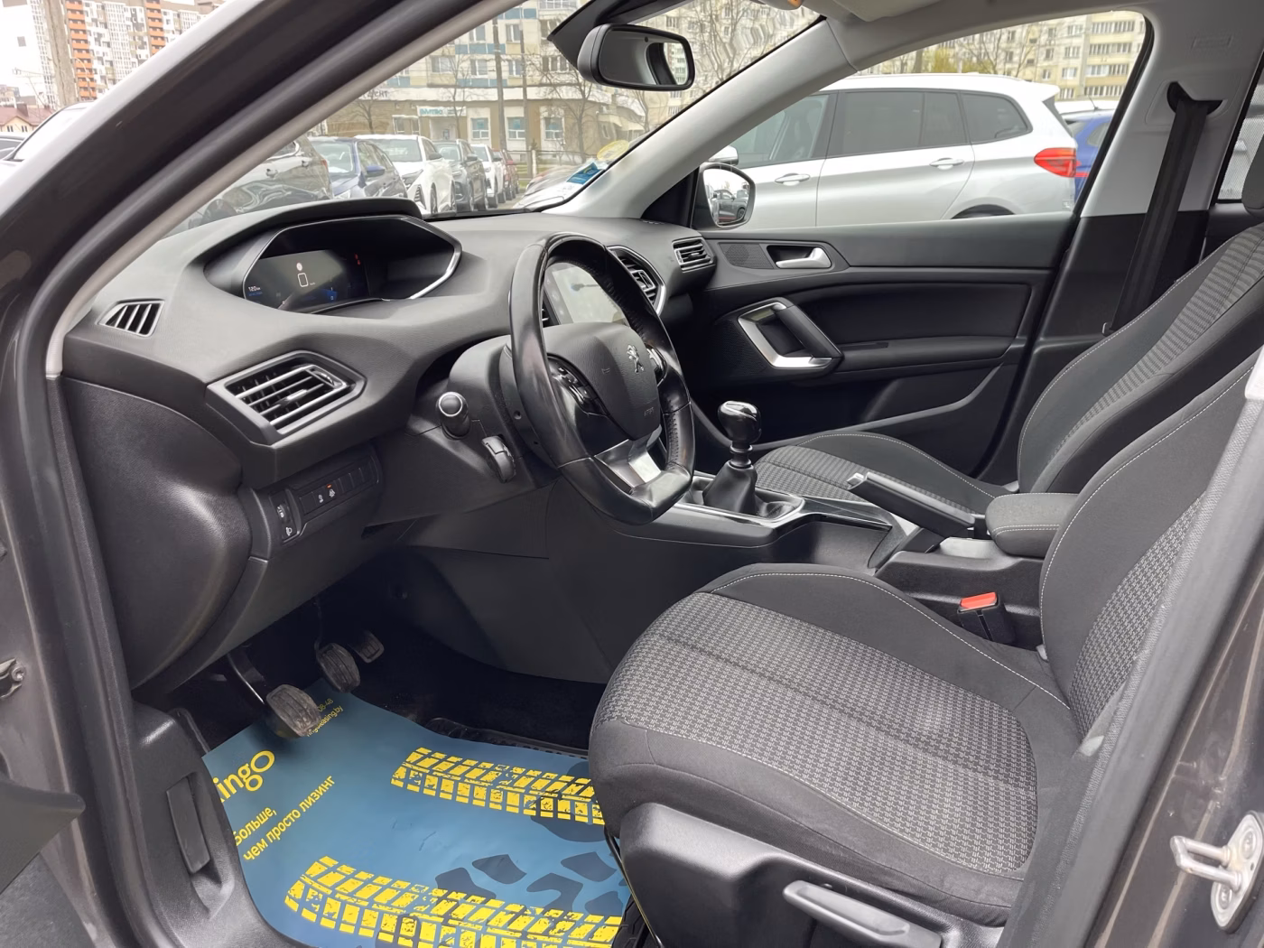 Peugeot 308 фото 12
