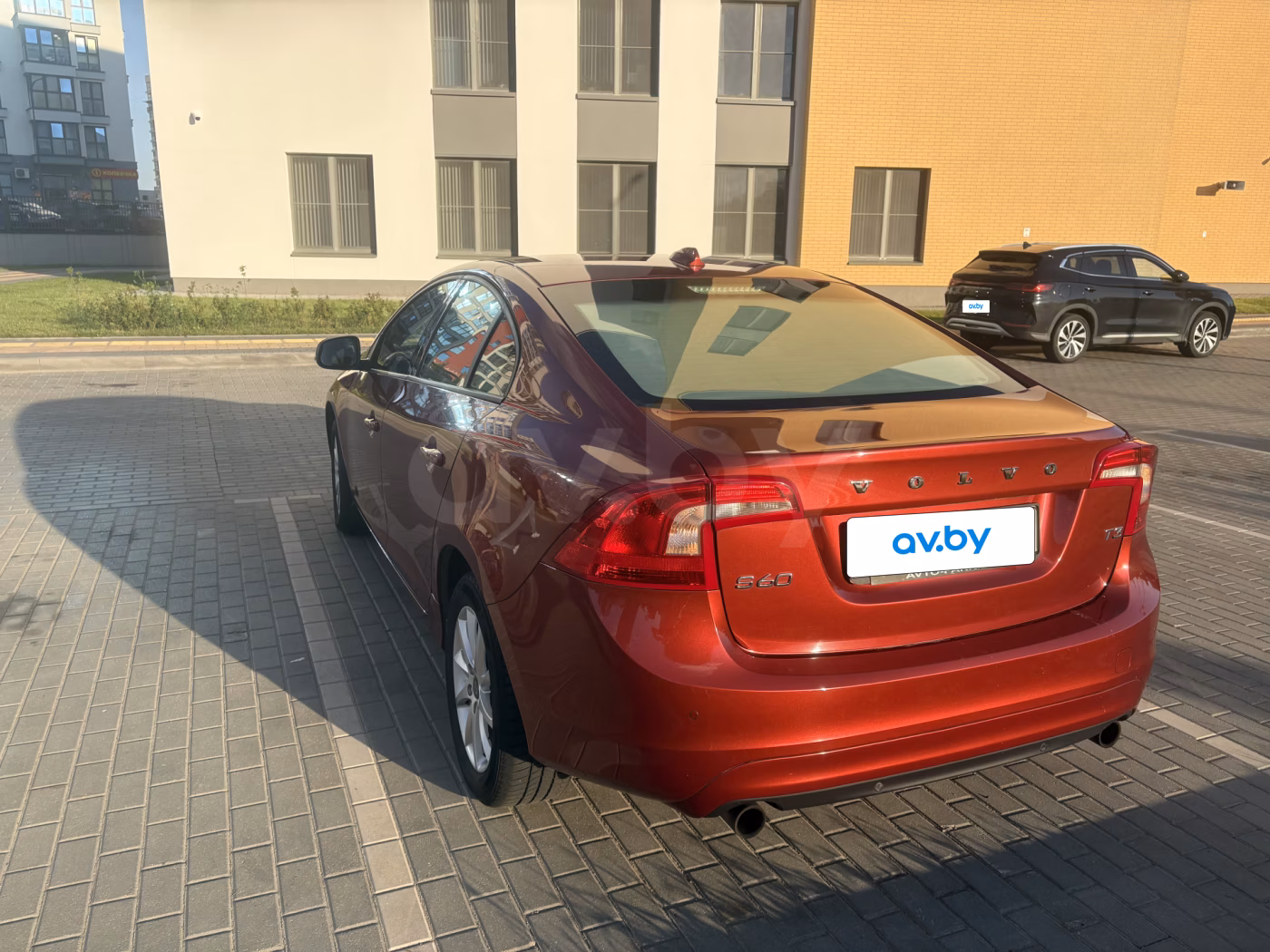 Volvo S60 фото 3