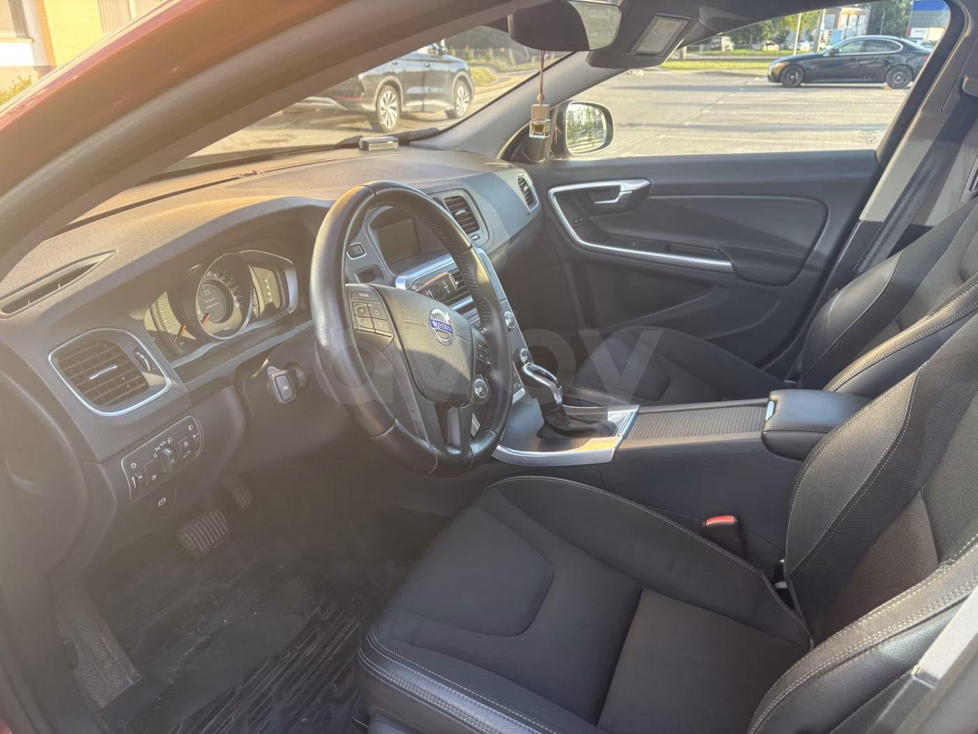 Volvo S60 фото 8