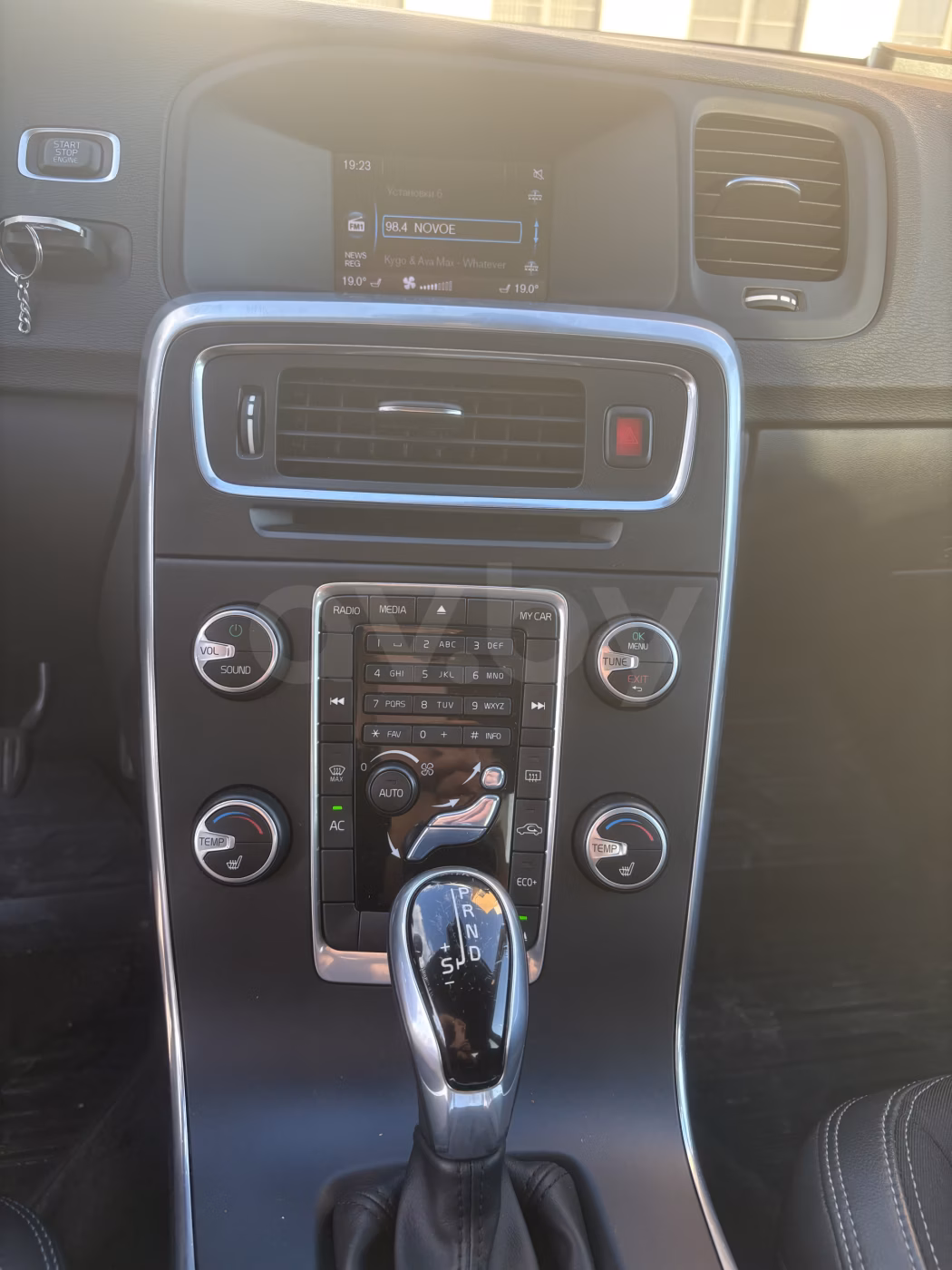 Volvo S60 фото 9