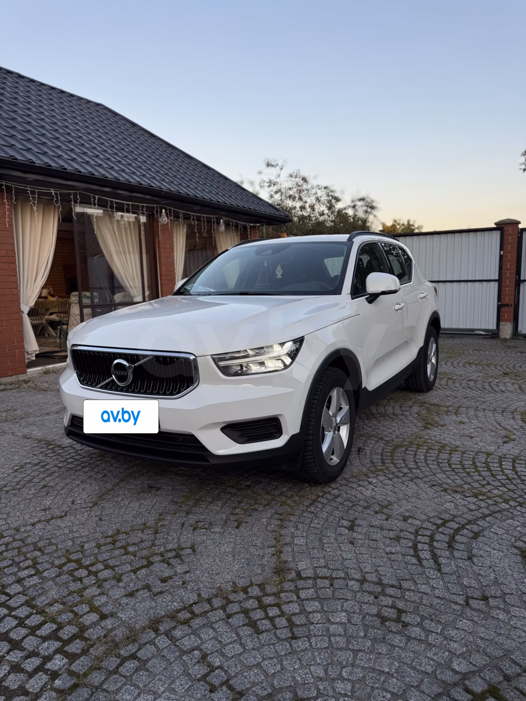 Volvo XC40 фото 3
