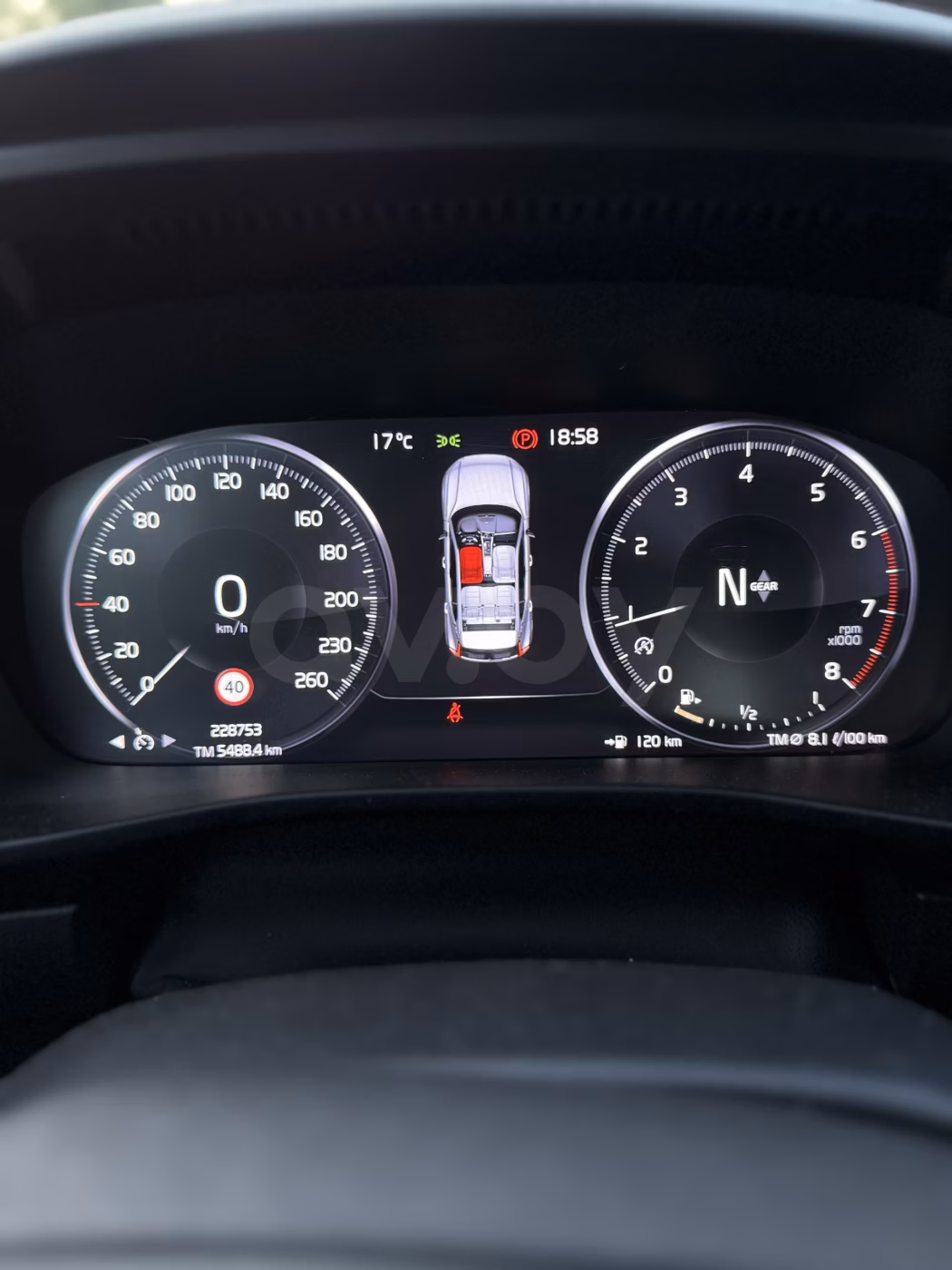 Volvo XC40 фото 10