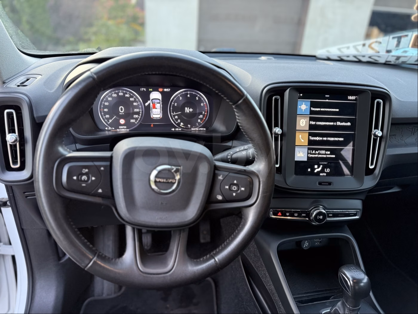 Volvo XC40 фото 11