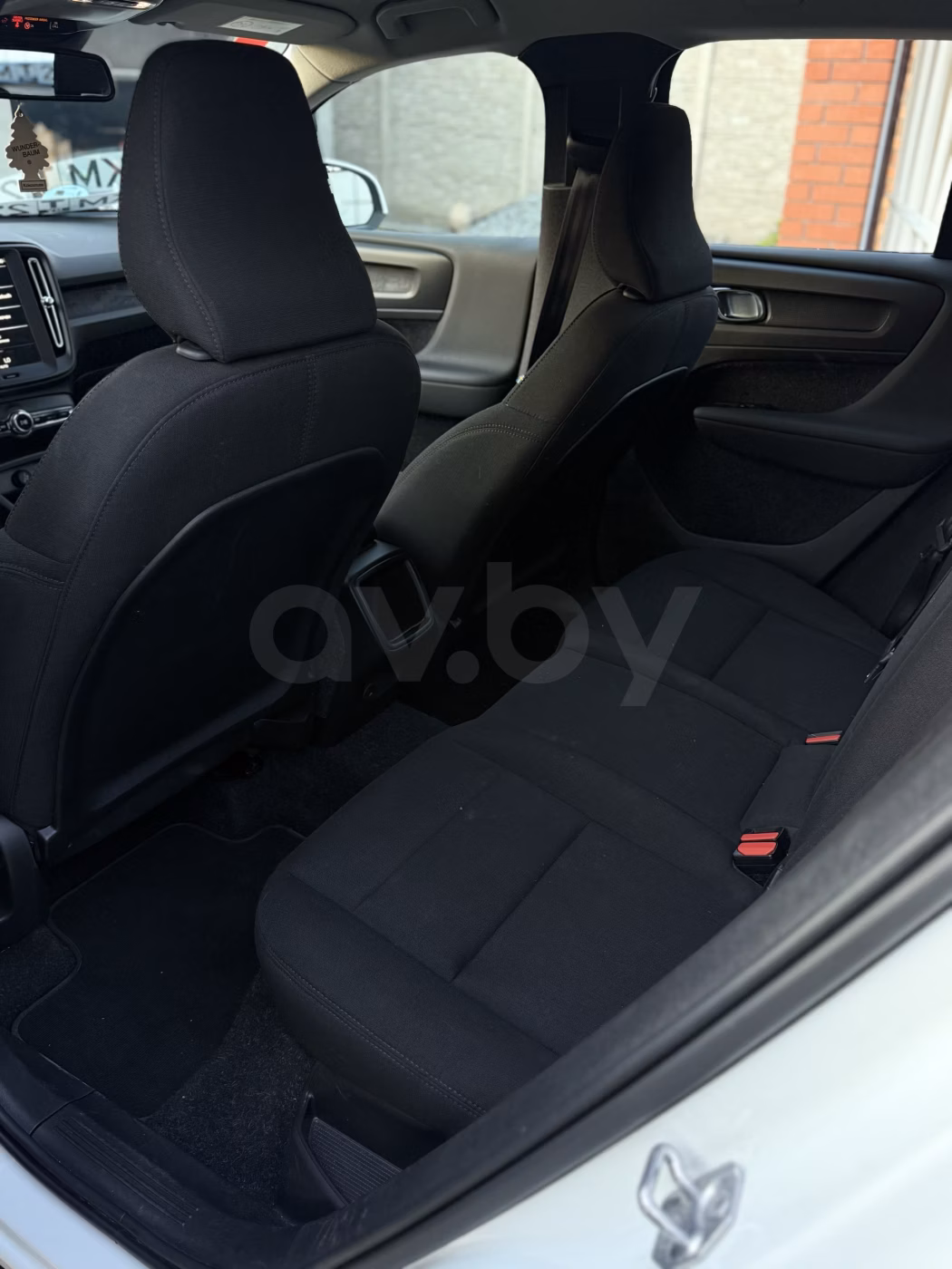 Volvo XC40 фото 13