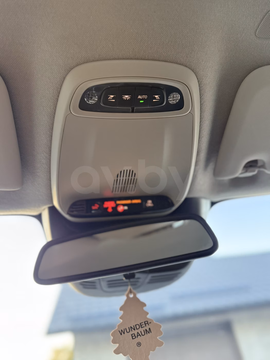 Volvo XC40 фото 16