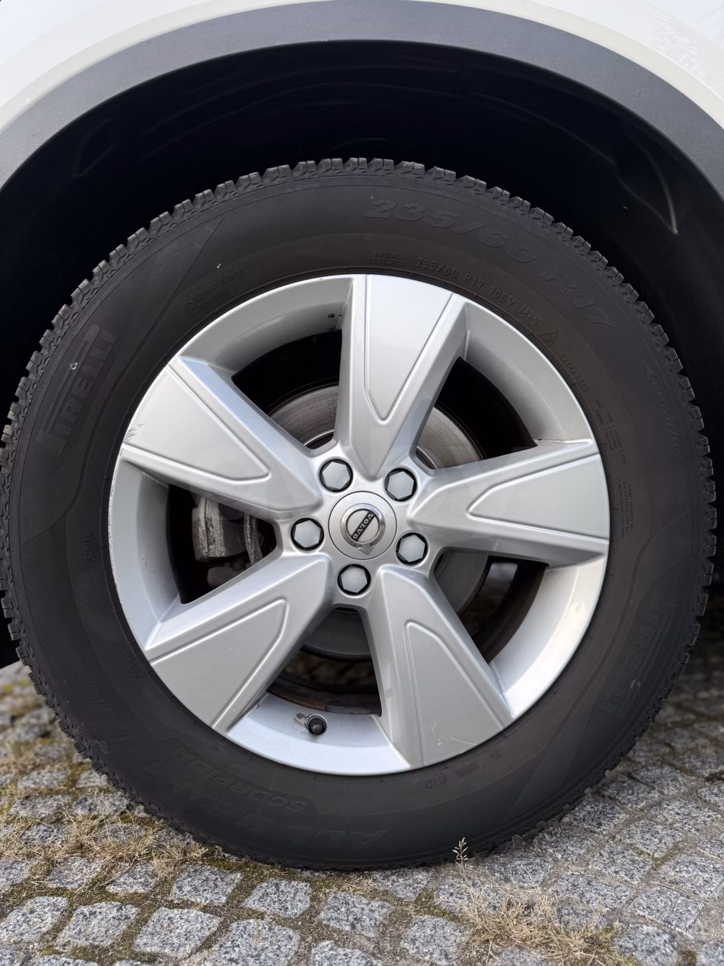 Volvo XC40 фото 17