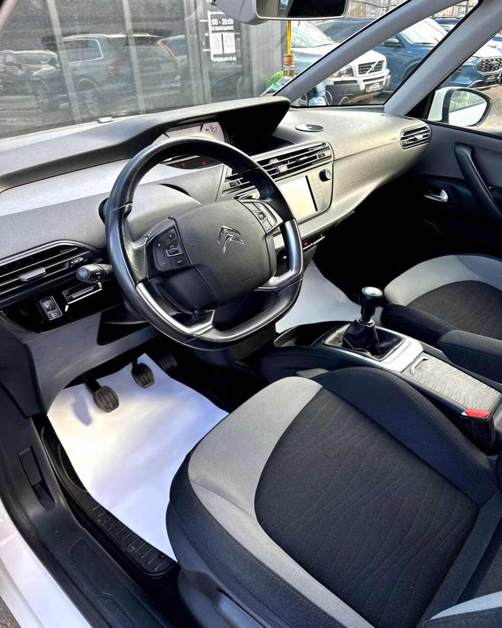 Citroen C4 Picasso фото 9