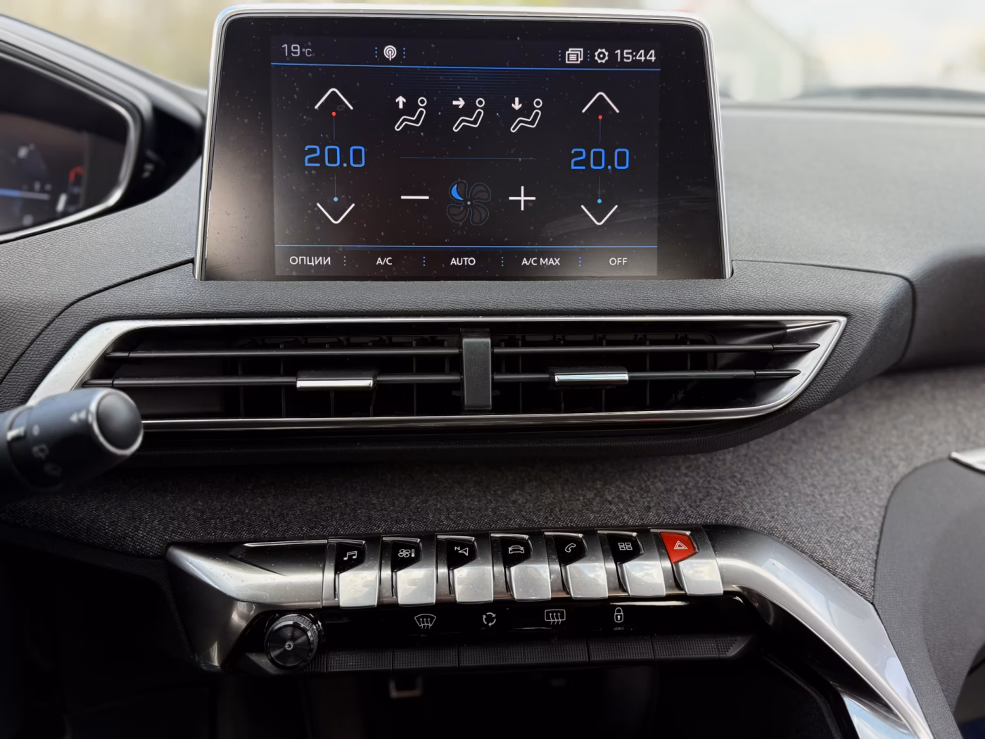 Peugeot 5008 фото 12