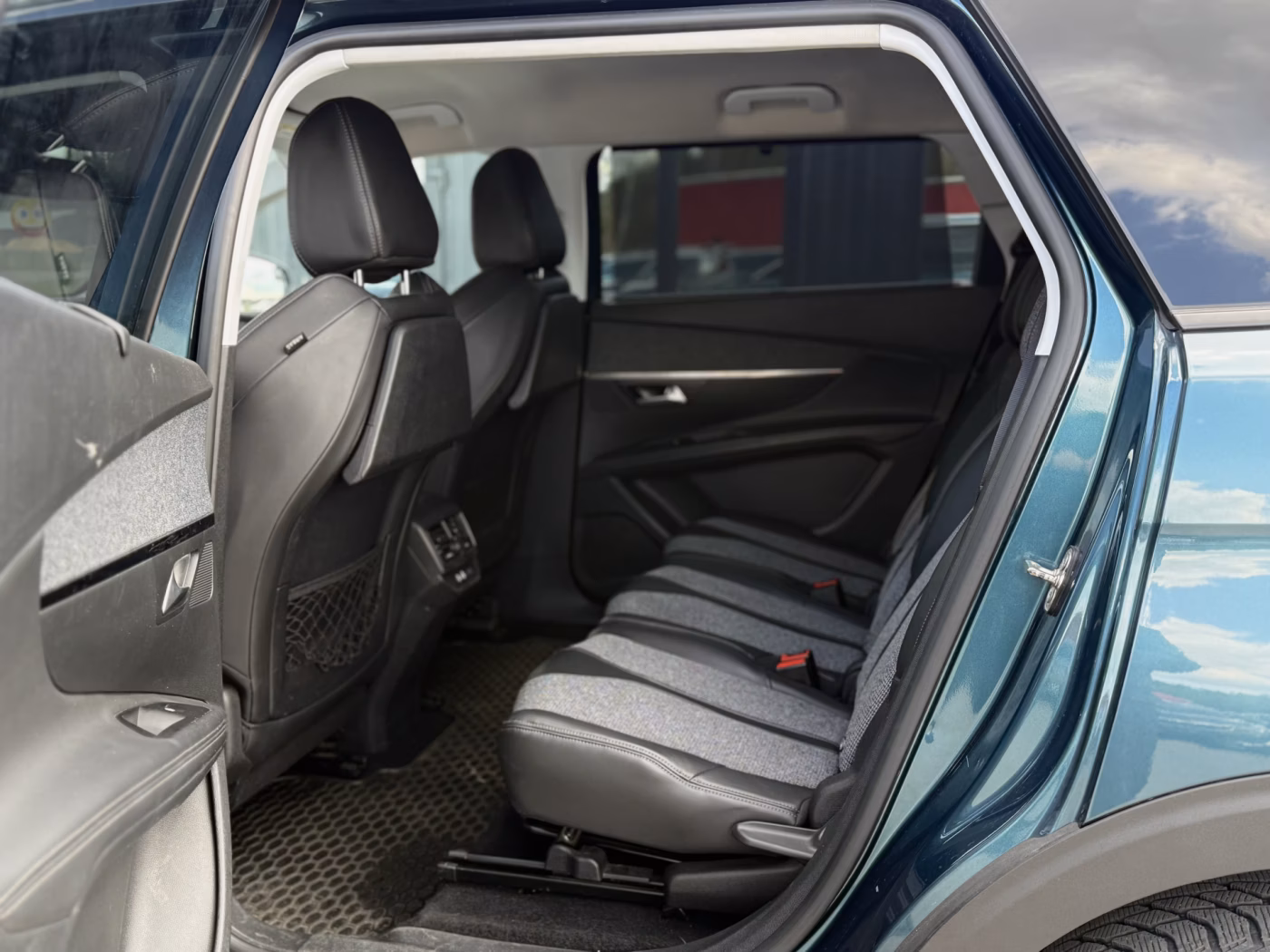 Peugeot 5008 фото 14