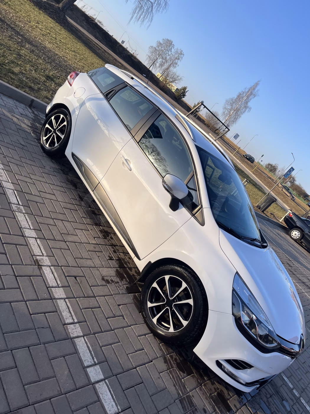 Renault Clio фото 9