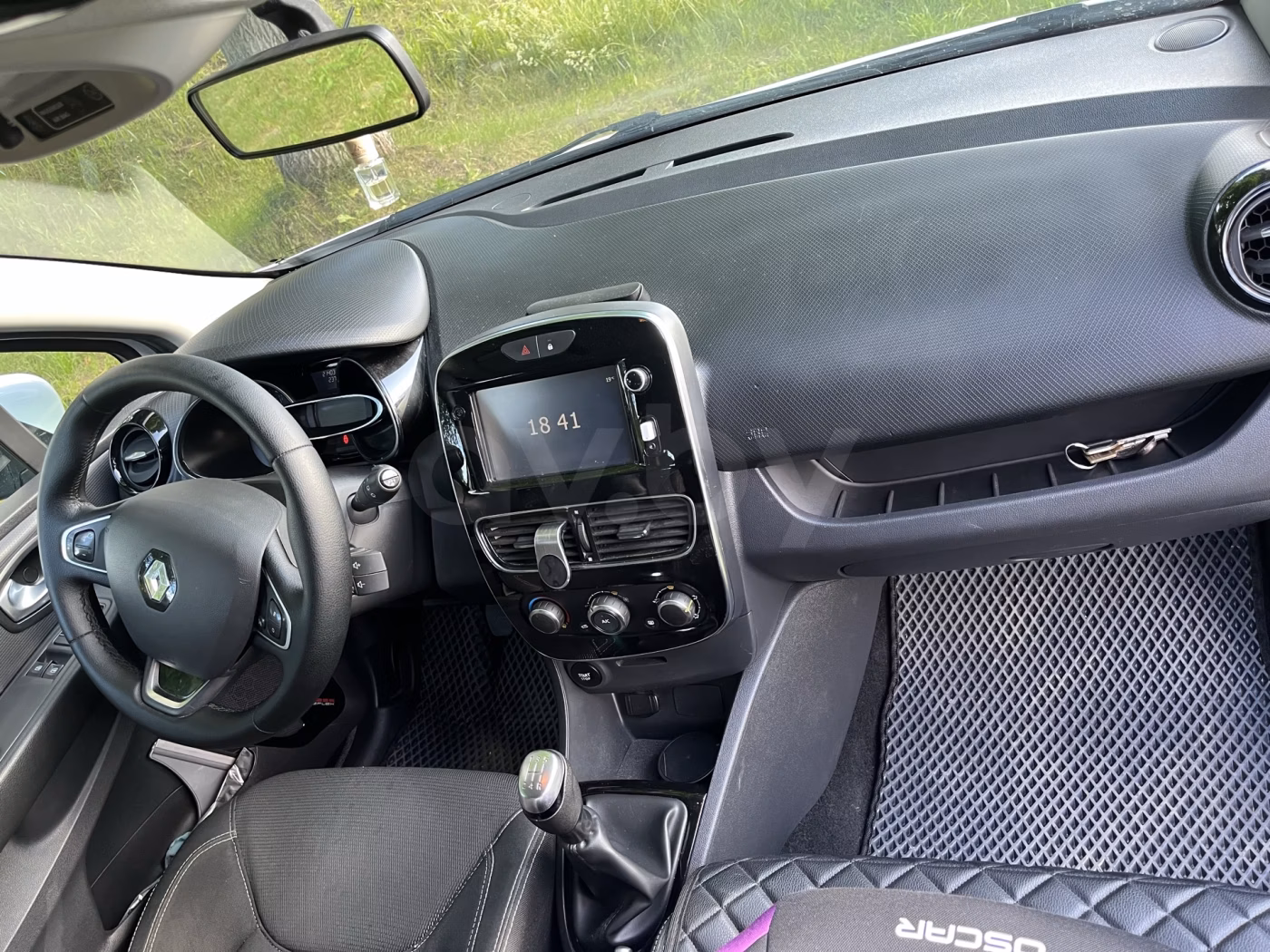 Renault Clio фото 12