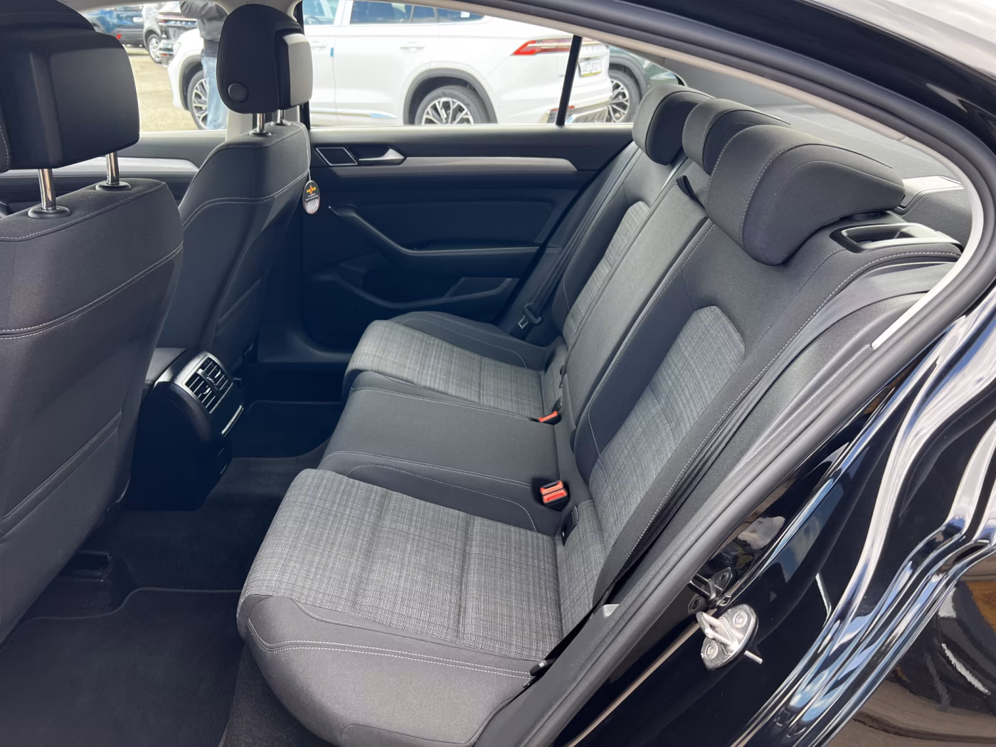 Volkswagen Passat фото 13