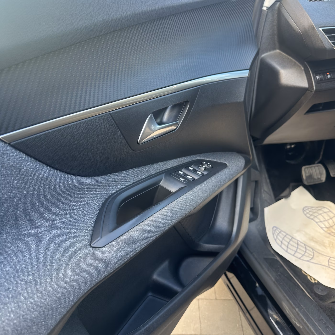 Peugeot 3008 фото 10