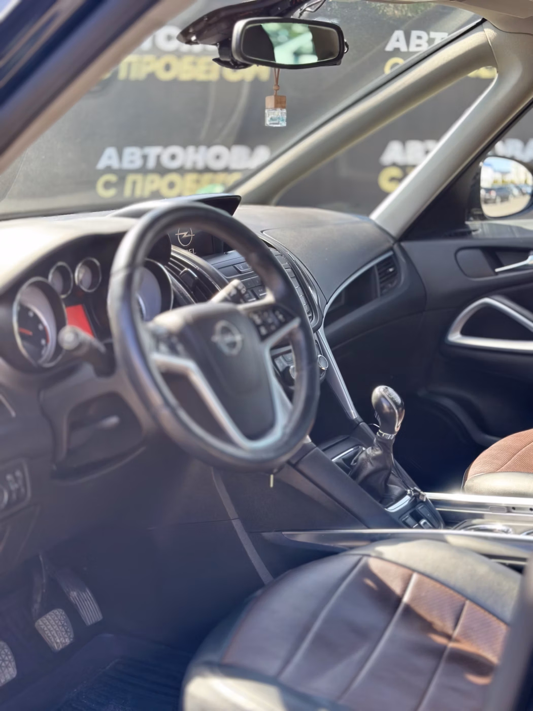 Opel Zafira фото 8