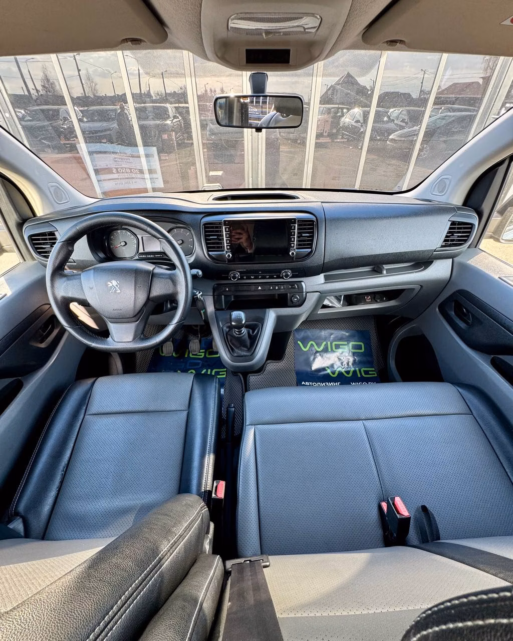 Peugeot Traveller фото 9