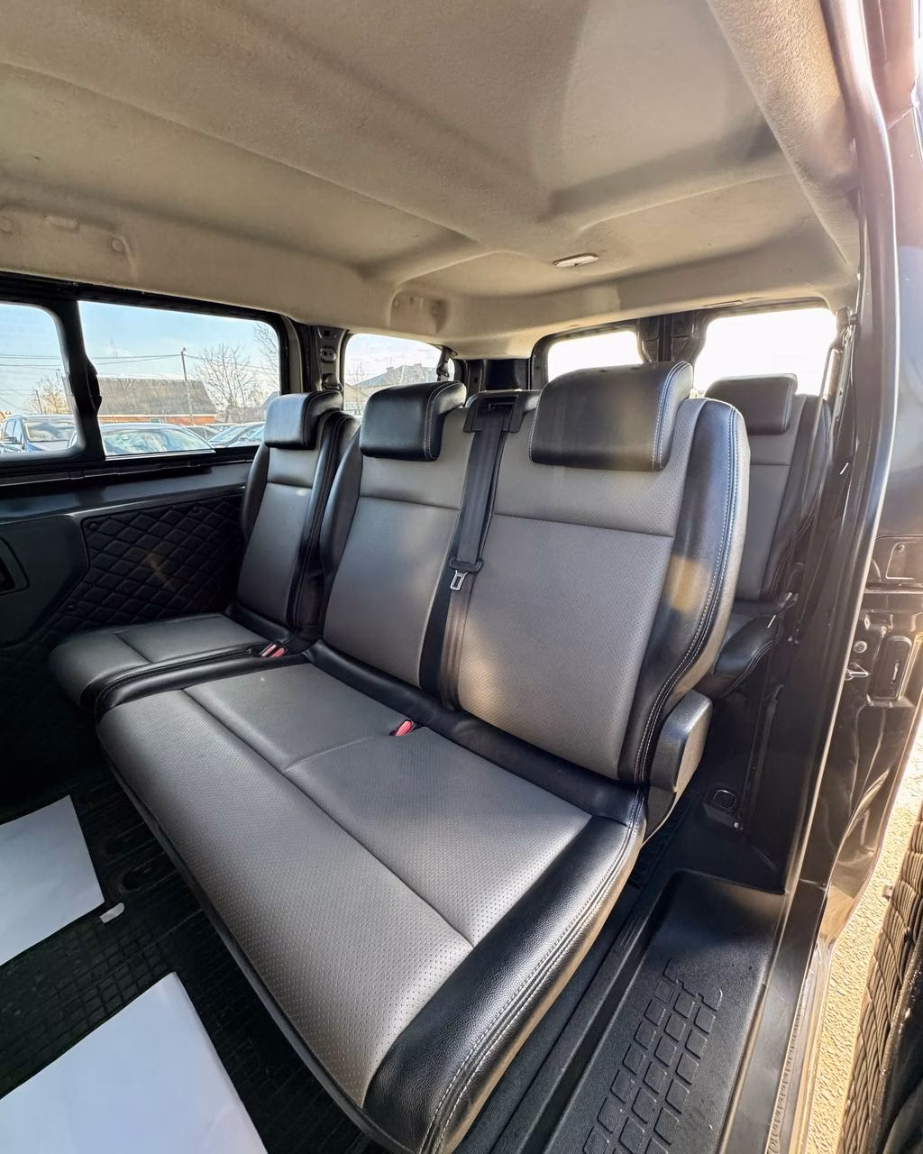 Peugeot Traveller фото 11