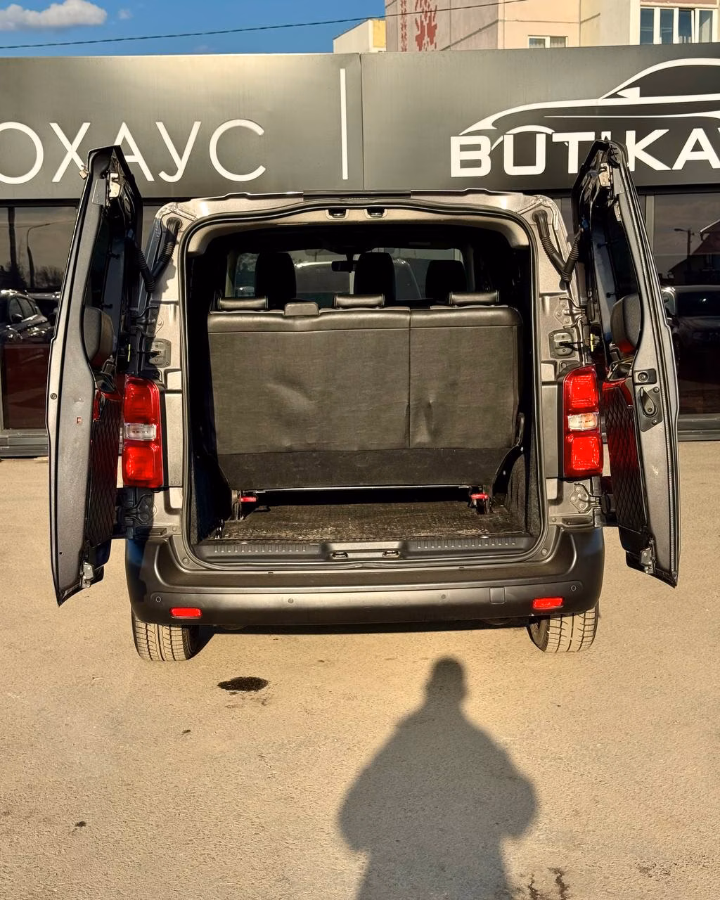 Peugeot Traveller фото 12