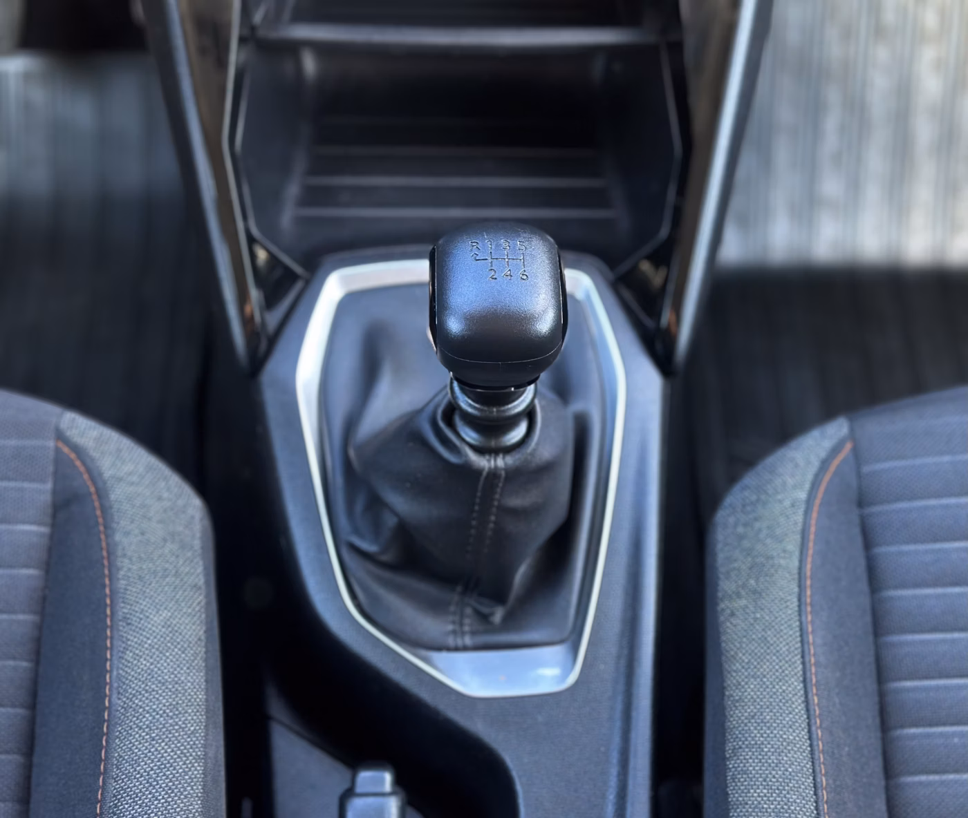Peugeot 2008 фото 15