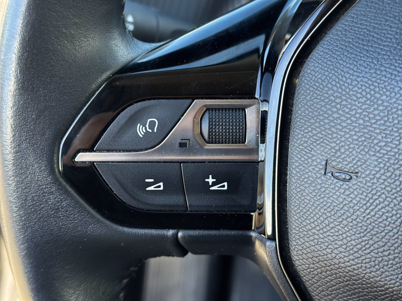 Peugeot 2008 фото 19