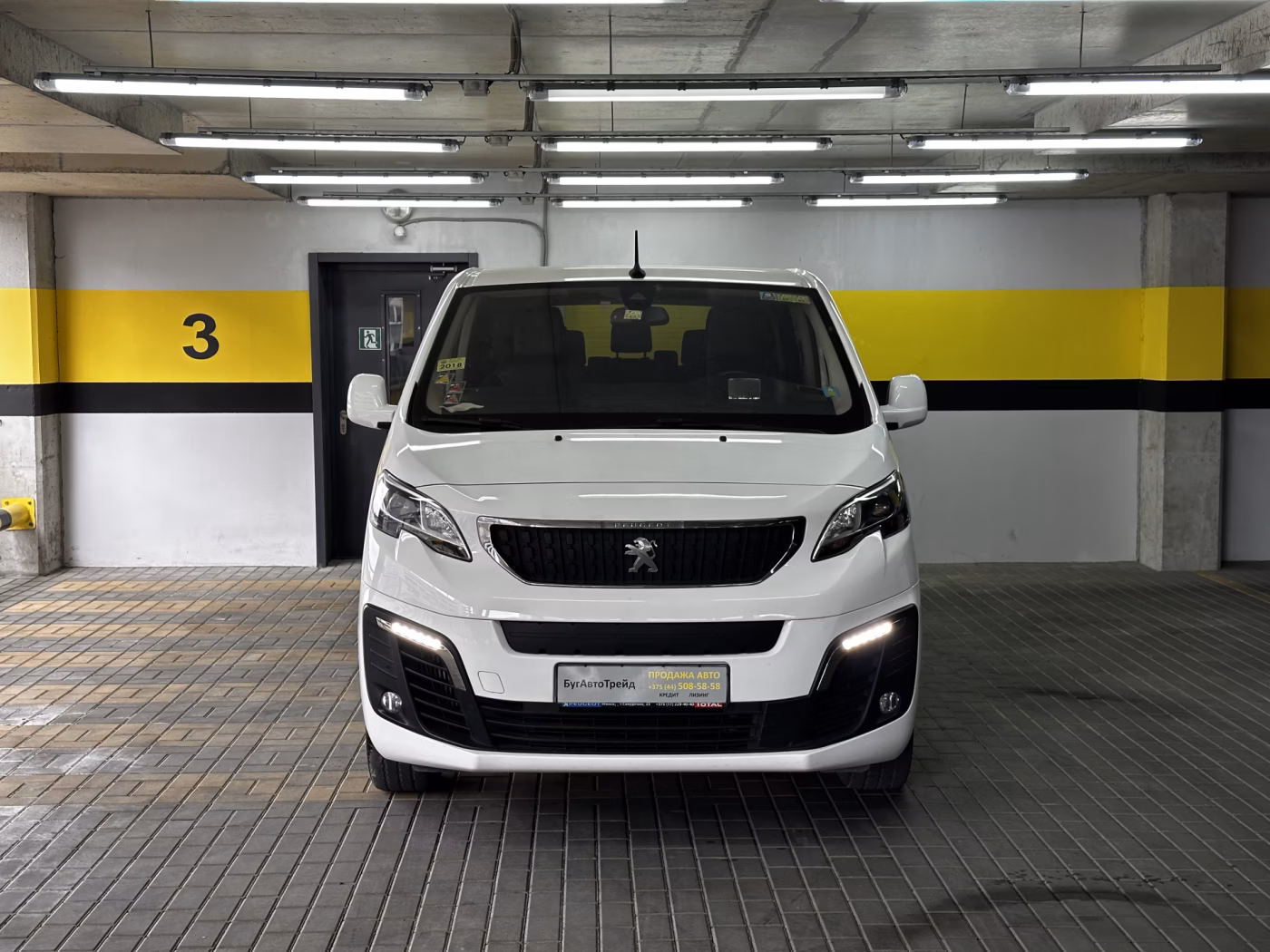Peugeot Traveller фото 2